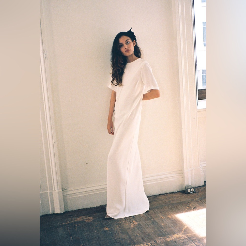 ISO Kamperett Galerie Gown (DO NOT BUY)